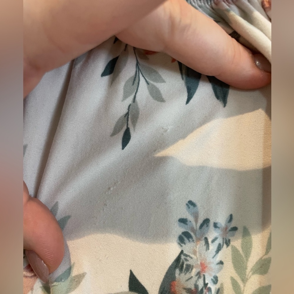 Off the shoulder floral romper - Picture 2 of 4
